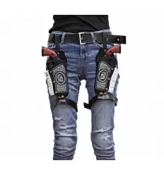 Cartucheras con pistolas