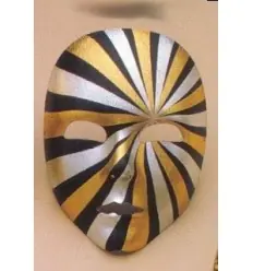 Máscara com linhas em borracha