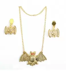 Set pendientes y collar terror.